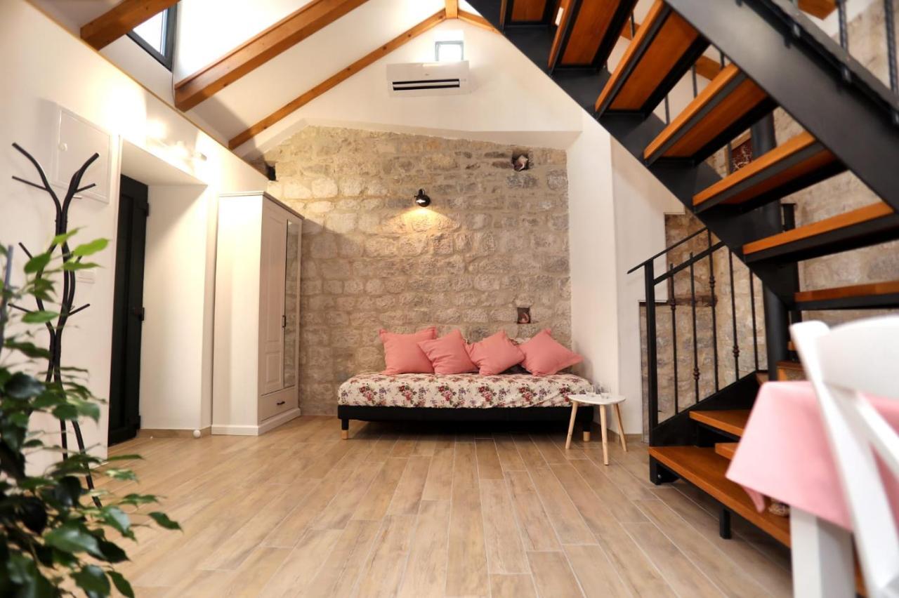 Studio Apartman Mihaella Kaštela Eksteriør bilde