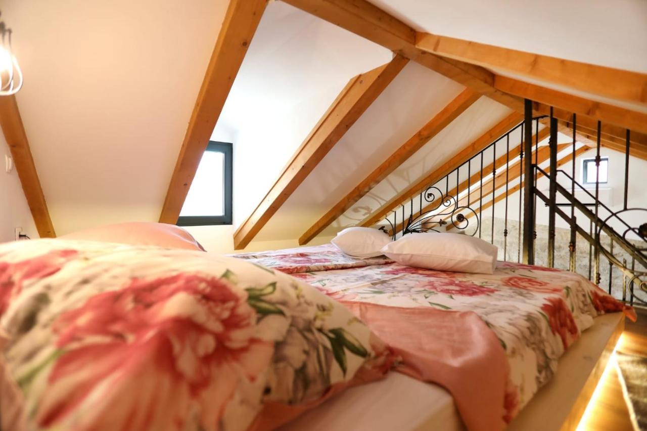 Studio Apartman Mihaella Kaštela Eksteriør bilde